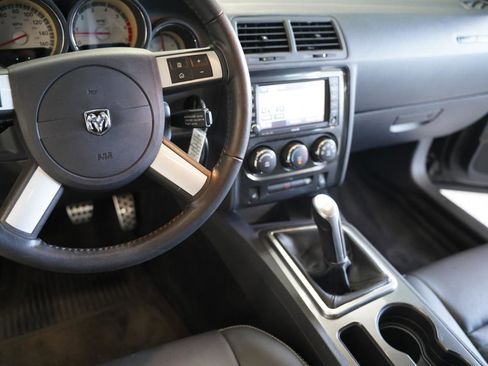 Used 2010 Dodge Challenger R/T image 17