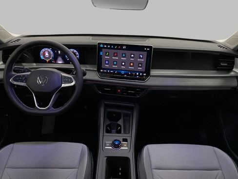 New 2025 Volkswagen Tiguan SE image 19