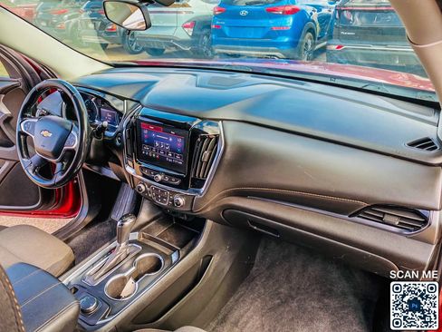 Used 2020 Chevrolet Traverse LT FWD image 32