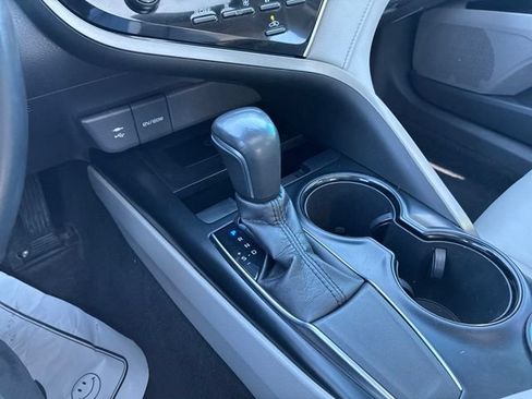 Used 2018 Toyota Camry SE w/ Audio Package FWD image 15