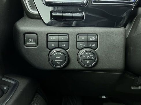 Used 2024 Chevrolet Silverado 2500 LTZ w/ LTZ Plus Package image 18