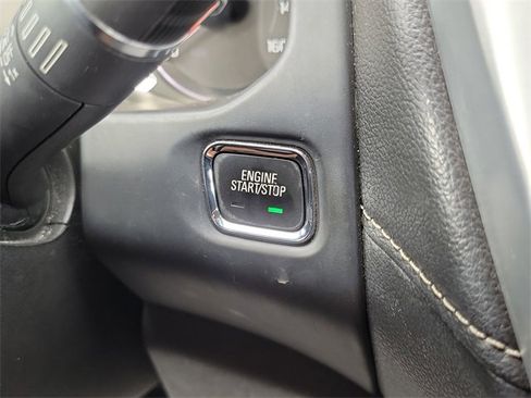 Used 2018 GMC Acadia SLT image 18