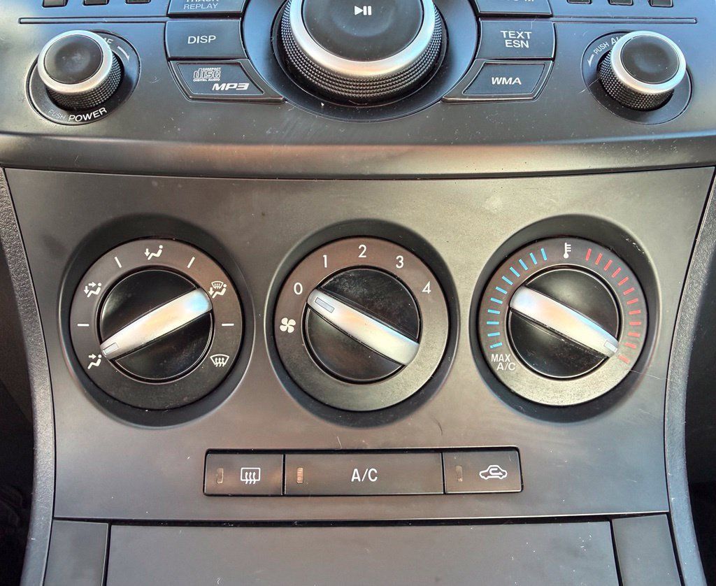 Used 2012 MAZDA MAZDA3 i Sport FWD image 30