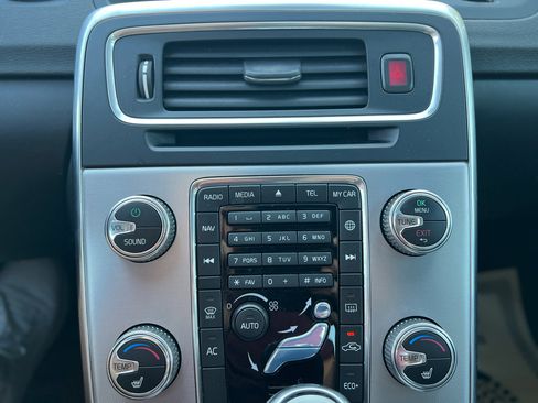 Used 2018 Volvo S60 T5 Dynamic w/ Protection Package image 23