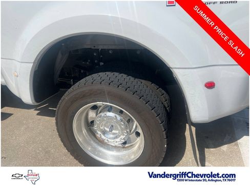 Used 2026 Ford F450 Platinum w/ FX4 Off-Road Package AWD/4WD image 13