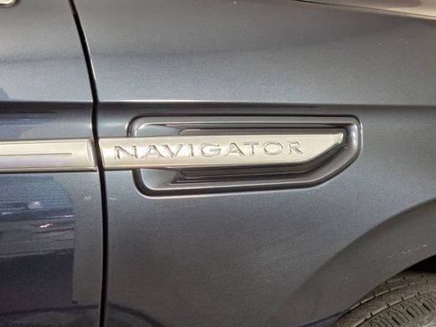 Certified 2021 Lincoln Navigator Reserve w/ Luxury Package AWD/4WD image 10