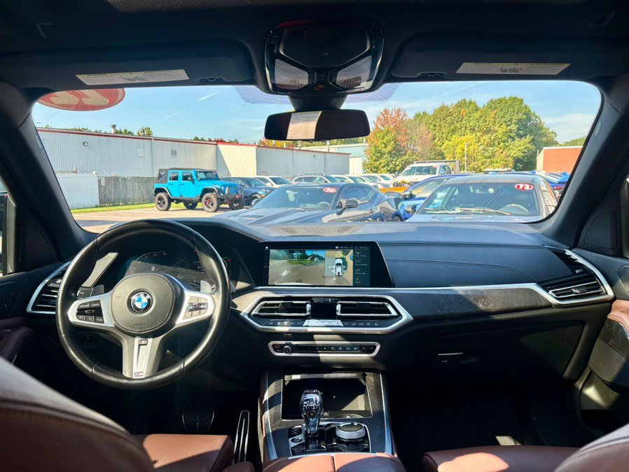 Used 2022 BMW X5 xDrive40i w/ M Sport Package AWD/4WD image 12