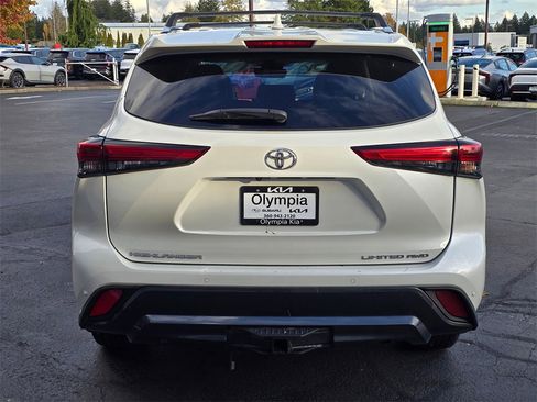 Used 2021 Toyota Highlander Limited image 5