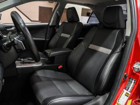Used 2012 Toyota Camry SE image 32