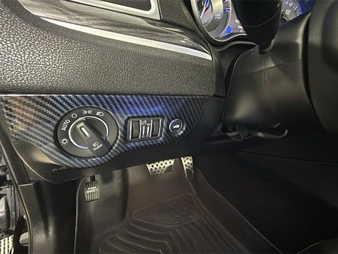 Used 2022 Chrysler 300 Touring L image 19