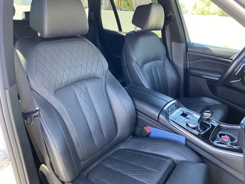 Used 2019 BMW X5 xDrive50i w/ Executive Package image 21