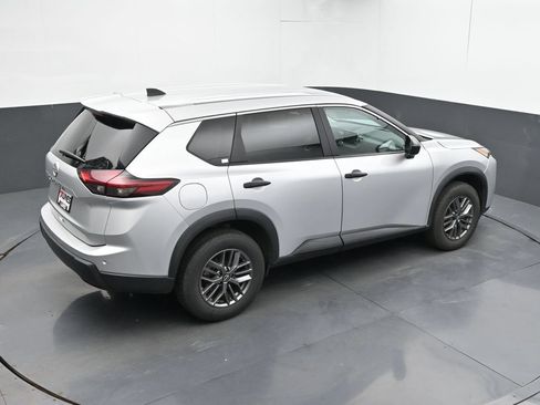 Used 2024 Nissan Rogue S FWD image 34