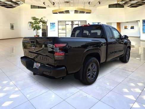 New 2025 Nissan Frontier SV w/ SV Convenience Package image 4