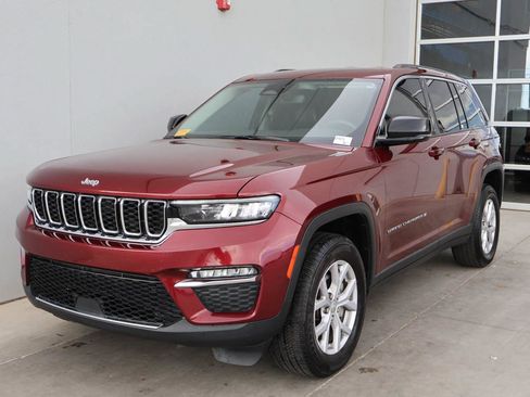 Used 2022 Jeep Grand Cherokee Limited RWD image 1
