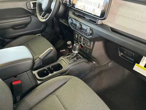 New 2026 Jeep Gladiator Sport AWD/4WD image 12