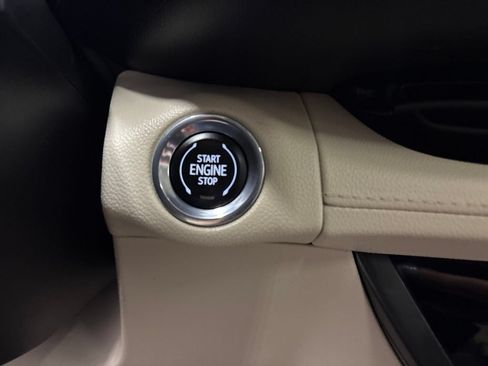 Used 2023 Buick Envision Avenir AWD/4WD image 21