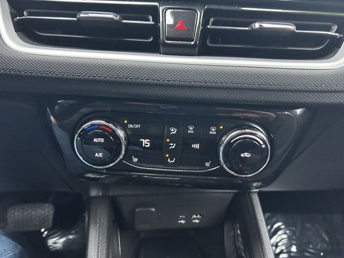 Used 2025 Chevrolet TrailBlazer LT w/ Convenience Package image 14