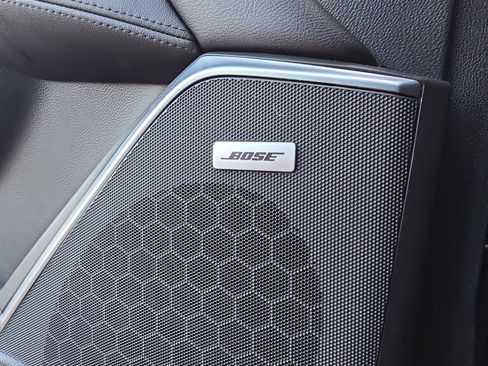 Used 2018 Cadillac Escalade Luxury image 17