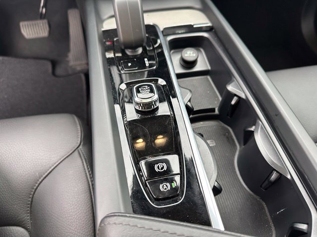 Used 2025 Volvo XC60 B5 Plus AWD/4WD image 22
