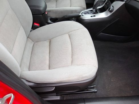 Used 2015 Chevrolet Cruze LT FWD image 17
