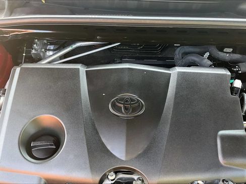 Used 2019 Toyota Camry LE FWD image 32