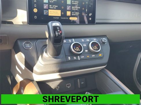 Used 2023 Land Rover Defender 110 SE image 15