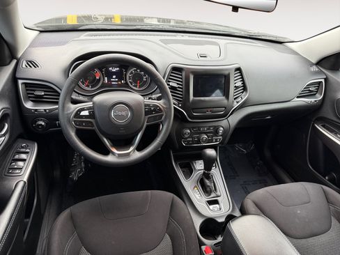 Used 2019 Jeep Cherokee Latitude w/ Popular Appearance Group image 15