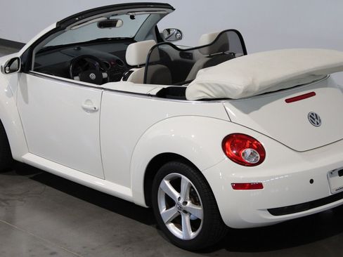 Used 2007 Volkswagen Beetle Triple White Edition FWD image 21
