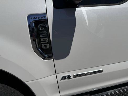 Used 2017 Ford F250 Lariat w/ Chrome Package AWD/4WD image 4