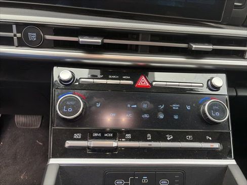 Used 2025 Hyundai Santa Fe SEL image 11