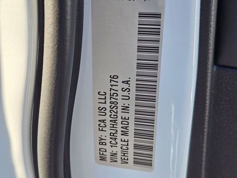 New 2025 Jeep Grand Cherokee Altitude image 30