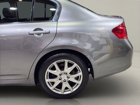 Used 2013 INFINITI G37 w/ Premium Pkg image 23