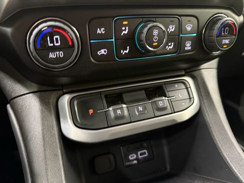 Certified 2023 GMC Acadia SLE w/ Driver Convenience Package FWD image 39
