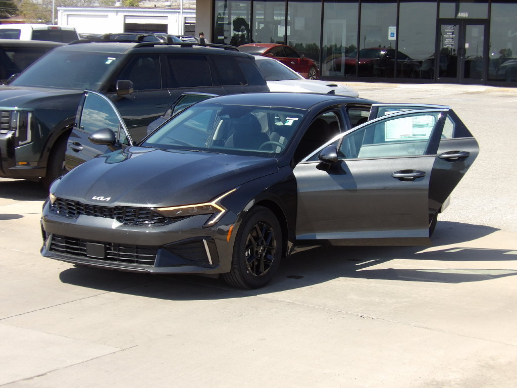 New 2026 Kia K5 LXS FWD image 28