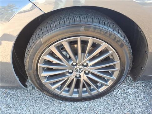 Used 2022 Lexus ES 350 w/ Premium Package image 9