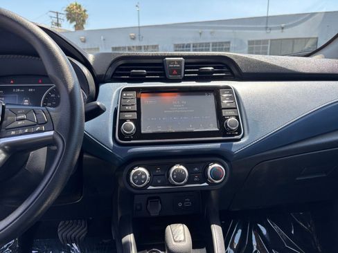 Used 2025 Nissan Versa SV FWD image 17