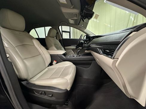 Used 2022 Cadillac XT4 Premium Luxury w/ Safety Alert Package AWD/4WD image 17