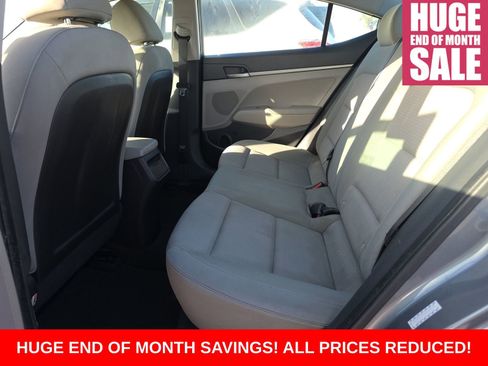 Used 2017 Hyundai Elantra SE image 11