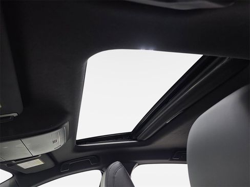 Used 2023 MAZDA MAZDA3 Hatchback w/Premium Plus Pkg image 30