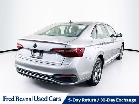Used 2024 Volkswagen Jetta SE FWD image 10