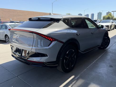 Used 2025 Kia EV6 Wind image 4