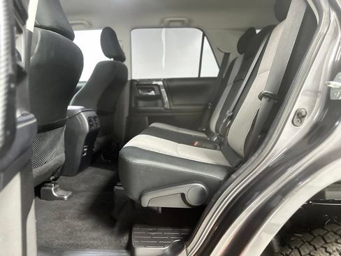 Used 2019 Toyota 4Runner SR5 AWD/4WD image 20