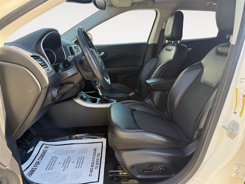 Used 2018 Jeep Compass Latitude w/ Popular Equipment Group AWD/4WD image 10