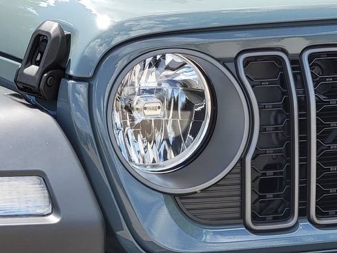 Certified 2025 Jeep Wrangler Sport AWD/4WD image 16
