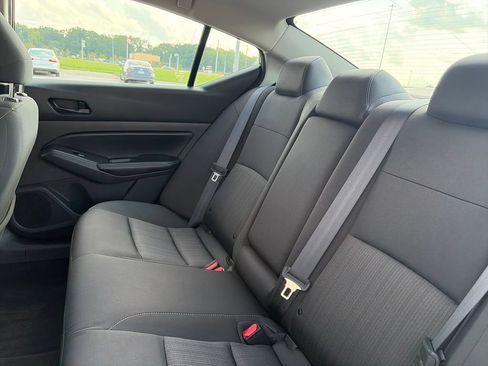 Used 2024 Nissan Altima 2.5 SV w/ SV Premium Package FWD image 27