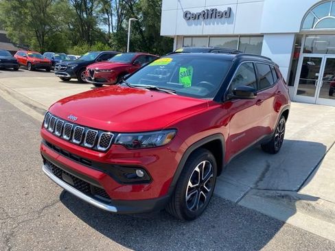 Used 2023 Jeep Compass Limited AWD/4WD image 10