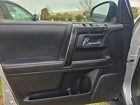 Used 2024 Toyota 4Runner TRD Off-Road image 14