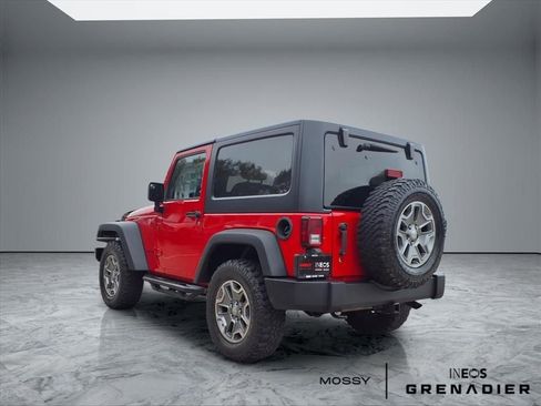 Used 2018 Jeep Wrangler Rubicon w/ Power Convenience Group AWD/4WD image 2