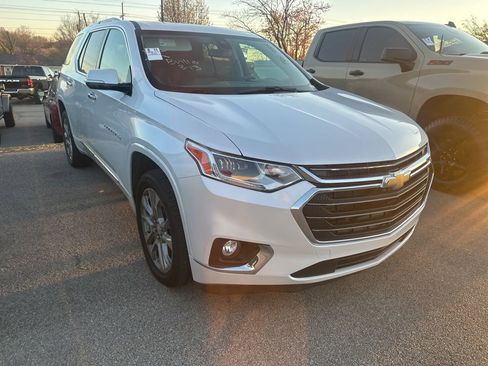 Used 2018 Chevrolet Traverse Premier w/ Driver Confidence II Package image 2