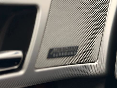 Used 2015 Jaguar XF Portfolio image 33